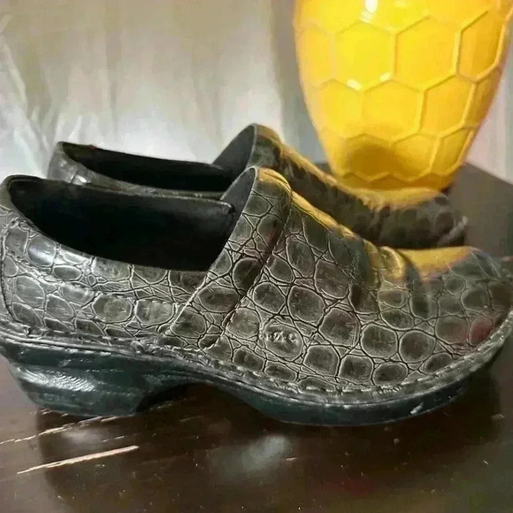 BOC Clog Size 7.5. Black Snake Skin Look. Slip On. - Picture 2 of 7